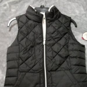SO brand NWT black puffer vest